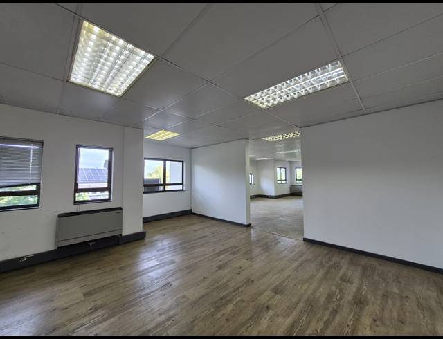 457M² OFFICE TO LET IN HYDE PARK